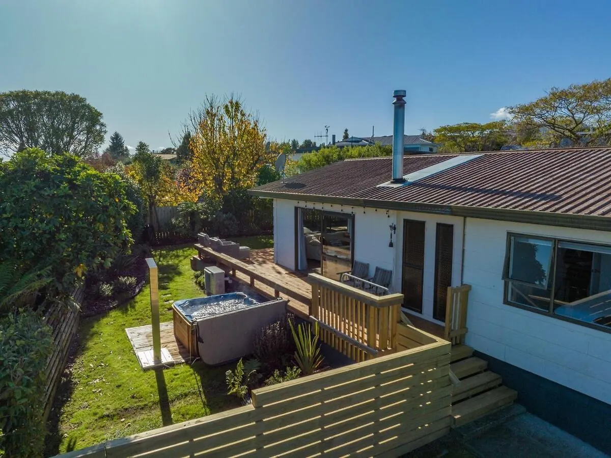 Modern Holiday Home With Spa - Great For Families & Dogs Taupo New Zealand
