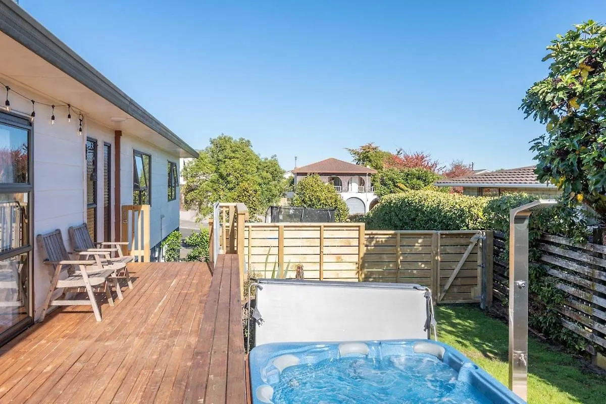Modern Holiday Home With Spa - Great For Families & Dogs Taupo 0*,