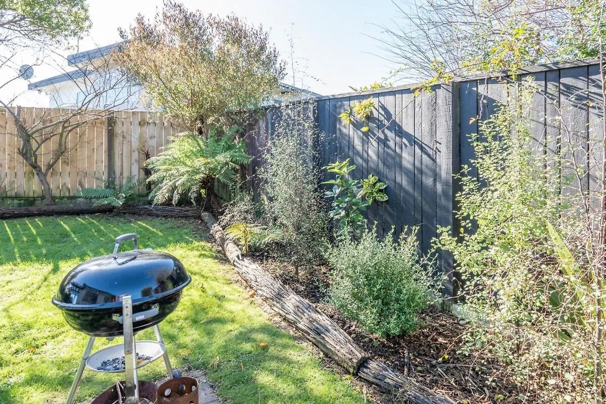 Modern Holiday Home With Spa - Great For Families & Dogs Taupo New Zealand